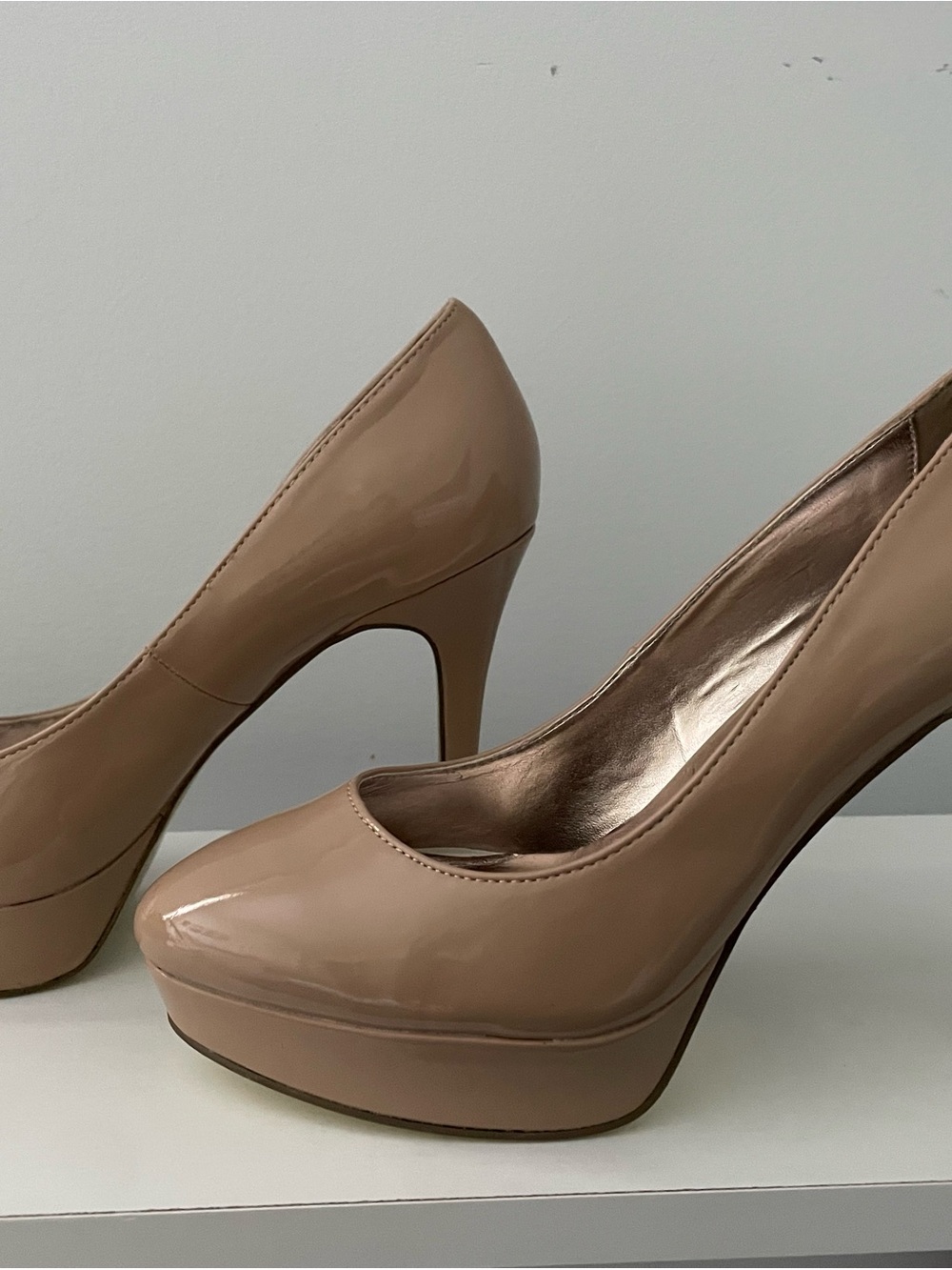 Steve Madden Saint Nude Patent Platform Pumps - Size 7.5 - Like New - Picture 5 of 16